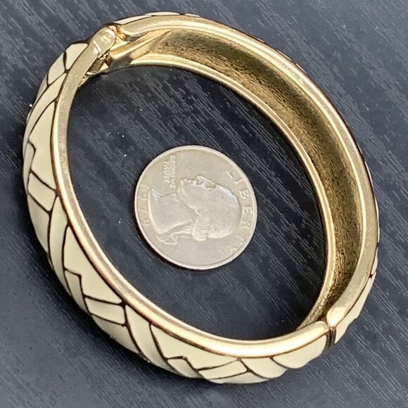 Banana Republic - Wide Enamel Hinged Cuff Bangle Bracelet | Cream & Gold Chevron - Picture 9 of 9